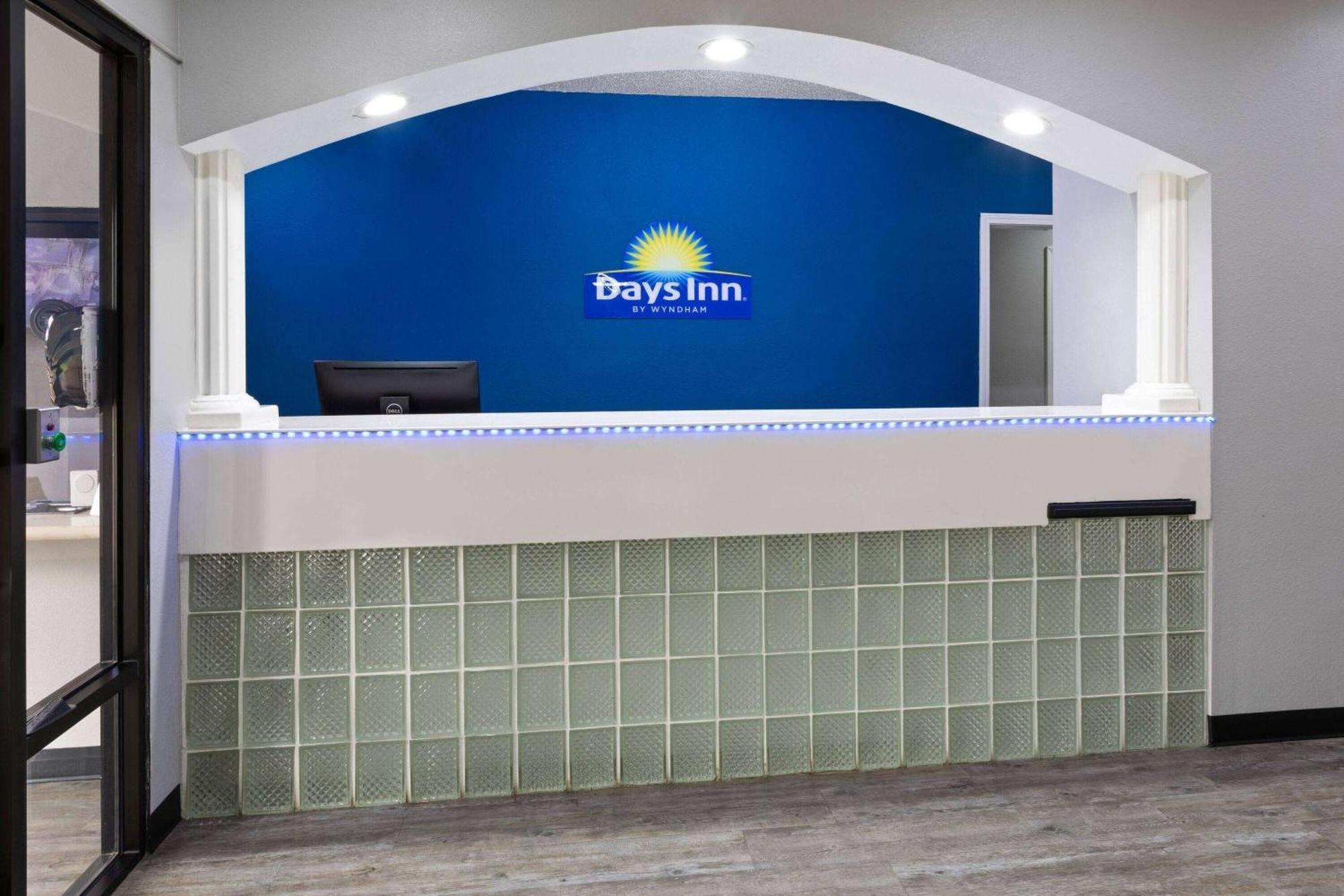 Days Inn By Wyndham North Little Rock Maumelle Exterior photo